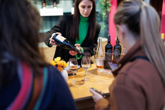 Sestre-Husar-Tuna-Sushi-Wine-Festival-9.4.2025-Foto-Bojan-Bogdanic_05-Sestre-Husar-Tuna-Sushi-Wine-Festival-9.4.2025-Foto-Bojan-Bogdanic