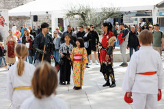 Tuna-Sushi-Wine-Festival-Zadar-japanski-gospel-i-samuraji-10.4.2025-Foto-Bojan-Bogdanic_34-Tuna-Sushi-Wine-Festival-Zadar-japanski-gospel-i-samuraji-10.4.2025-Foto-Bojan-Bogdanic